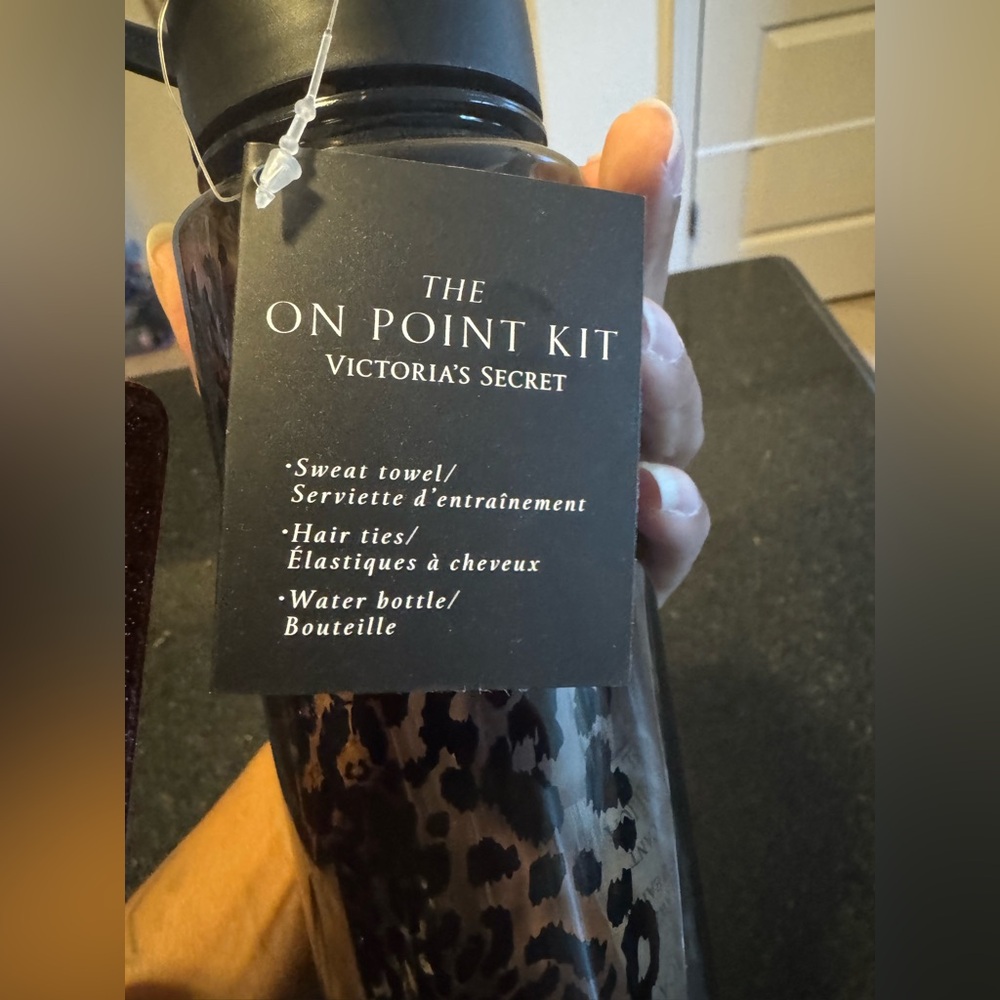 NWT VS Black Leopard Print Water Bottle/w Sweat Rag and Hair Ties. - Picture 5 of 8